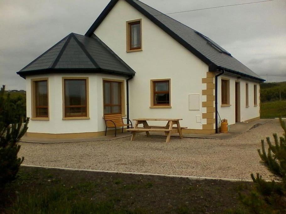 The Lake House Gweedore Exterior foto